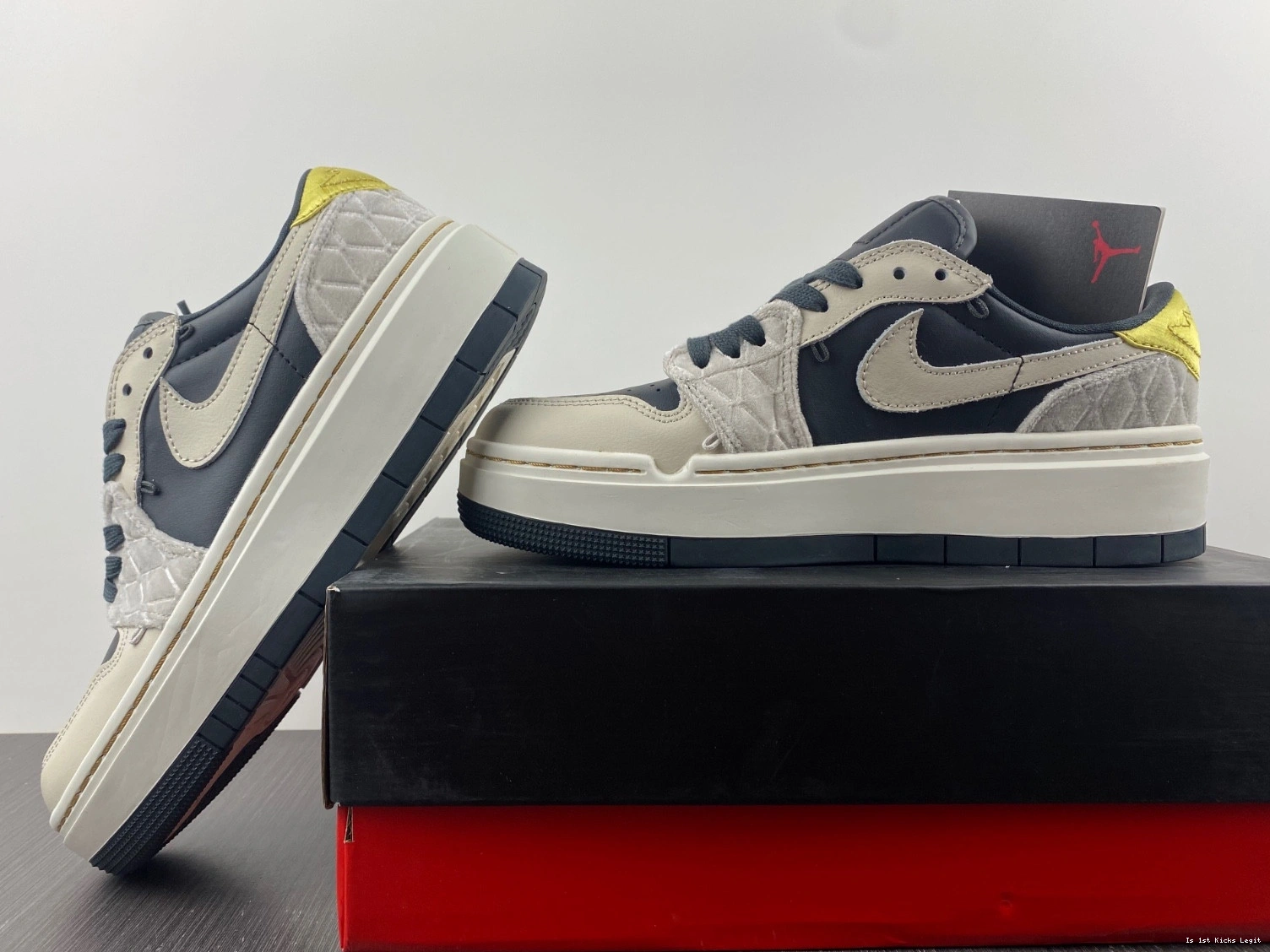 Bone  DV1494-001 Jordan SE 1 (W) Low Light Anthracite Elevate 0120